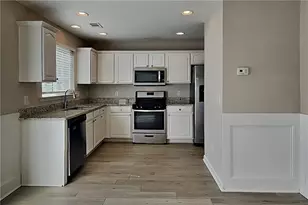 324 Hiawassee Dr, Woodstock, GA 30188 - Photo 4