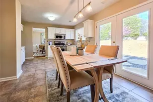 1010 Hidden Pond Ln, Roswell, GA 30075 - Photo 10