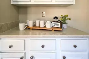 1010 Hidden Pond Ln, Roswell, GA 30075 - Photo 8