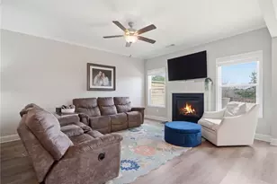 2691 Limestone Creek Dr, Gainesville, GA 30501 - Photo 6