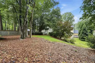 1016 Pine Grove Dr, Alpharetta, GA 30009 - Photo 28