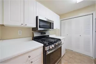 303 Summit N Dr NE, Atlanta, GA 30324 - Photo 14