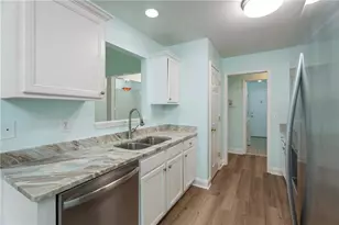 6640 Autumn Hills Dr, Cumming, GA 30028 - Photo 4