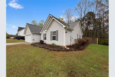 42 Edgefield Drive, Commerce, GA 30529 - Photo 6