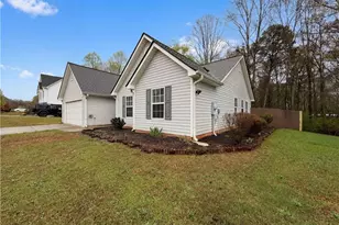 42 Edgefield Dr, Commerce, GA 30529 - Photo 6