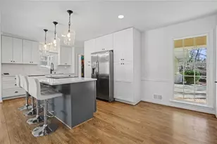 7330 Hunters Branch Dr NE, Sandy Springs, GA 30328 - Photo 16