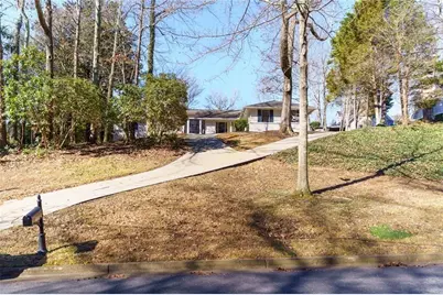 7330 Hunters Branch Drive NE, Sandy Springs, GA 30328 - Photo 2