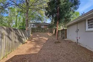 2613 Mural Dr, Atlanta, GA 30341 - Photo 36