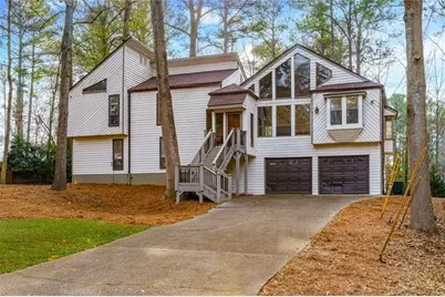 4910 Tremont Drive NE, Marietta, GA 30066 - Photo 2