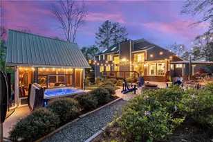 10045 Bankside Dr, Roswell, GA 30076 - Photo 4