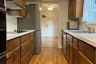 620 Oakstone Way, Roswell, GA 30075 - Photo 8