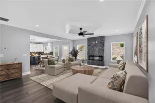1226 Bloomsbury Ln, Gainesville, GA 30501 - Photo 2