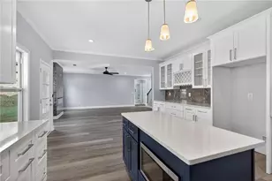 1226 Bloomsbury Ln, Gainesville, GA 30501 - Photo 8