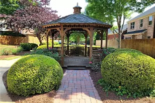 1604 Lexington Dr, Roswell, GA 30075 - Photo 22