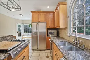 1097 Sheridan Park NE, Atlanta, GA 30324 - Photo 14