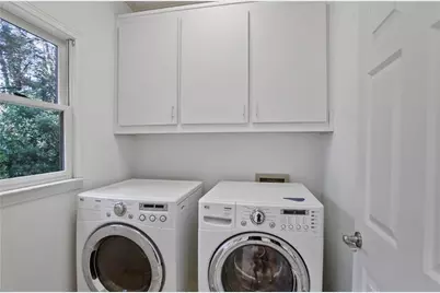 1097 Sheridan Park NE, Atlanta, GA 30324 - Photo 30