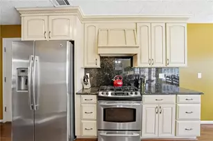 5440 Bentley Hall Dr, Johns Creek, GA 30005 - Photo 10