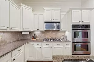 934 Grey Village Cir, Marietta, GA 30068 - Photo 6