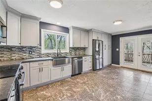 9485 Martin Rd, Roswell, GA 30076 - Photo 6