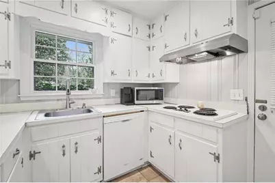 4372 Ashwoody Trail NE, Atlanta, GA 30319 - Photo 6