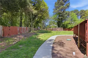 2255 Pinehaven Ct, Grayson, GA 30017 - Photo 8