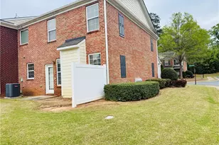 210 Bellecliff Ct, Tucker, GA 30084 - Photo 2