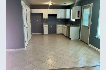 2713 Rambling Way, Lithonia, GA 30058 - Photo 4