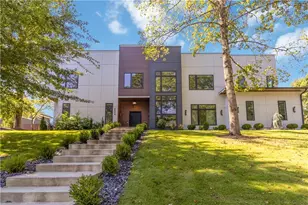 2824 Ashford Rd NE, Brookhaven, GA 30319 - Photo 2