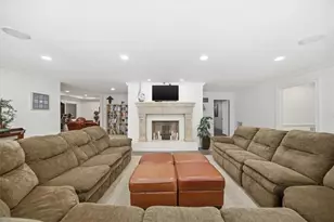 890 Marseilles Dr, Sandy Springs, GA 30327 - Photo 46