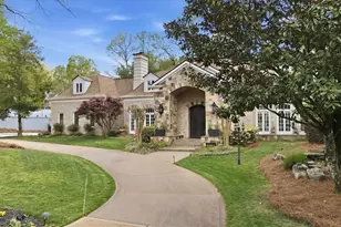 890 Marseilles Dr, Sandy Springs, GA 30327 - Photo 2