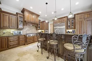 890 Marseilles Dr, Sandy Springs, GA 30327 - Photo 18