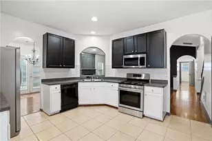 3960 Medlock Pk Dr, Snellville, GA 30039 - Photo 8