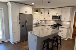 515 Rebecca St, Lawrenceville, GA 30046 - Photo 2