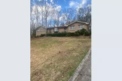 1390 Heatherland Drive SW, Atlanta, GA 30331 - Photo 2