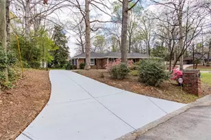 619 Grove Pkwy SE, Marietta, GA 30067 - Photo 2