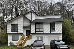 2522 Wildrose Cir, Lawrenceville, GA 30044 - Photo 2