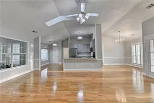 1075 Prestonwood Dr, Lawrenceville, GA 30043 - Photo 8