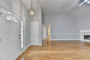 1075 Prestonwood Dr, Lawrenceville, GA 30043 - Photo 4