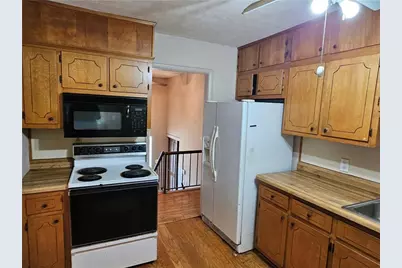 2560 Kennesaw Drive NW, Kennesaw, GA 30152 - Photo 8