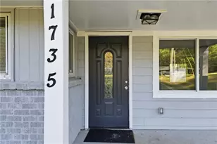 1735 Carter Cir, Atlanta, GA 30344 - Photo 4