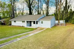 1735 Carter Cir, Atlanta, GA 30344 - Photo 4