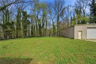 2937 Pebble Ln, Snellville, GA 30078 - Photo 28