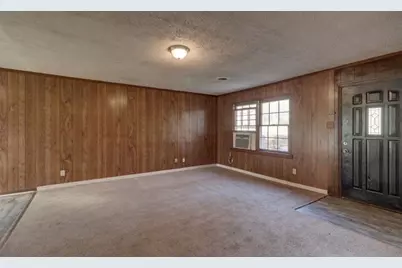 107 Oakwood Circle, Griffin, GA 30223 - Photo 2