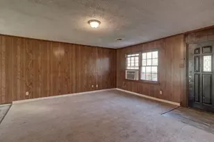 107 Oakwood Circle, Griffin, GA 30223 - Photo 2