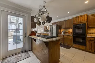 1059 Della St SE, Marietta, GA 30067 - Photo 8