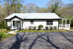 899 E Doyle St, Toccoa, GA 30577 - Photo 1