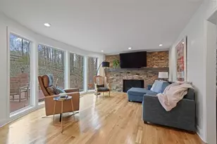 355 Earlston Dr NE, Sandy Springs, GA 30328 - Photo 4