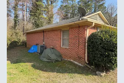 1628 Riverside Trail NE, Conyers, GA 30013 - Photo 2