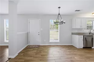 1098 Village Creek, Jonesboro, GA 30238 - Photo 8