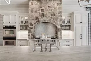 9040 Preston Ln, Suwanee, GA 30024 - Photo 14